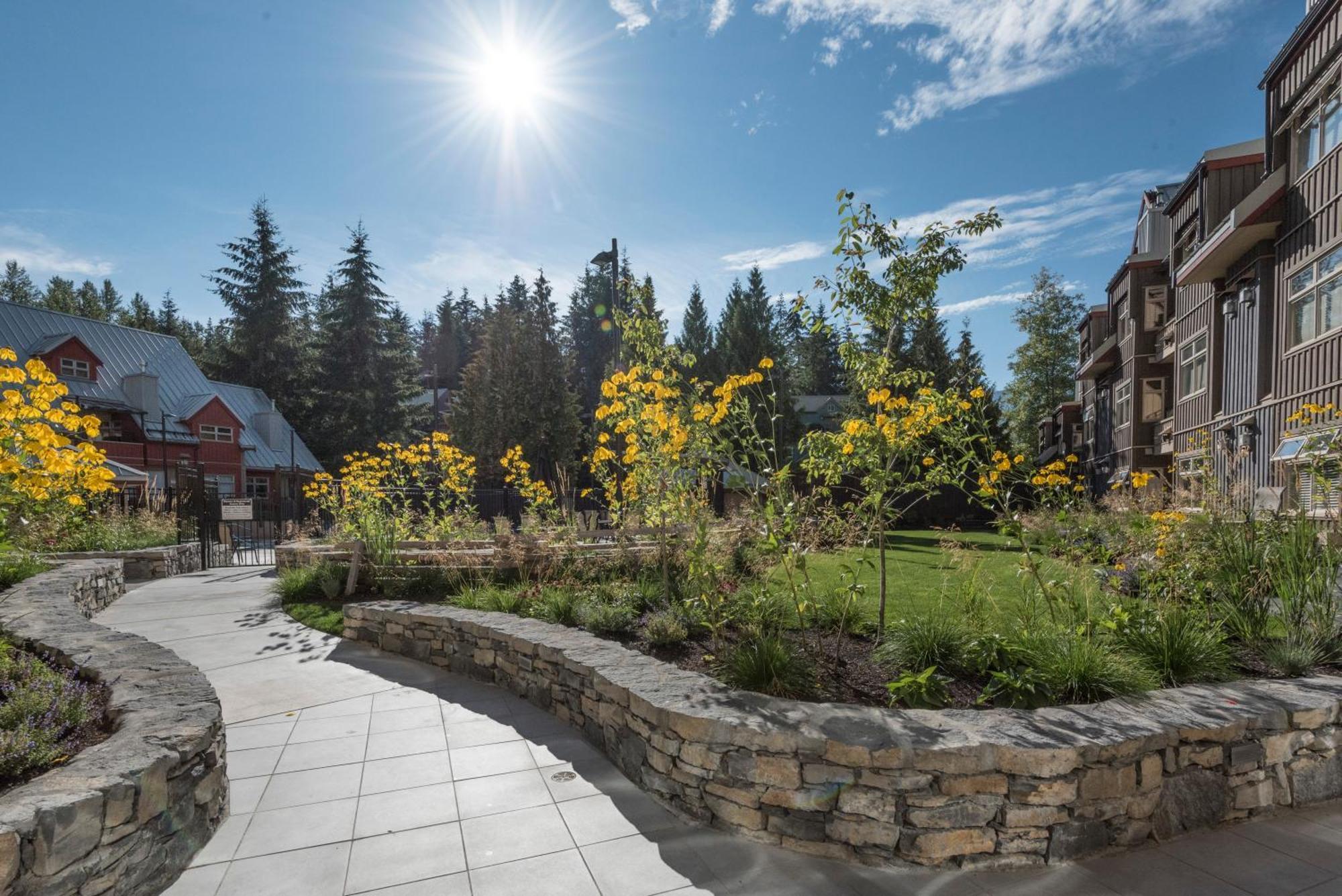 Lake Placid Lodge By Whiski Jack Whistler Exterior foto